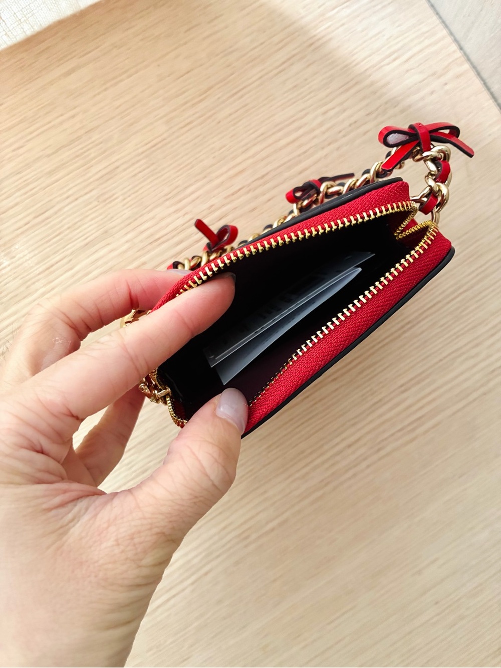 NWT🎀Coach Zip Card Case With Bows Red CEC13 Wallet Glazed Leather Chain Gift - Picture 4 of 4